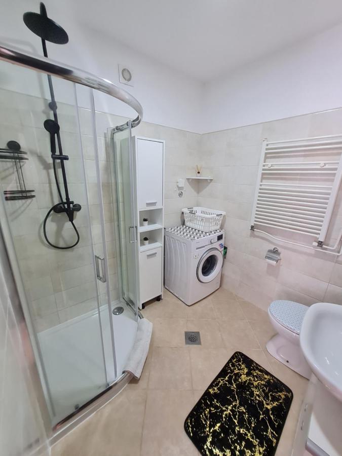 Studio Apartment City With Free Parking PUY Eksteriør bilde