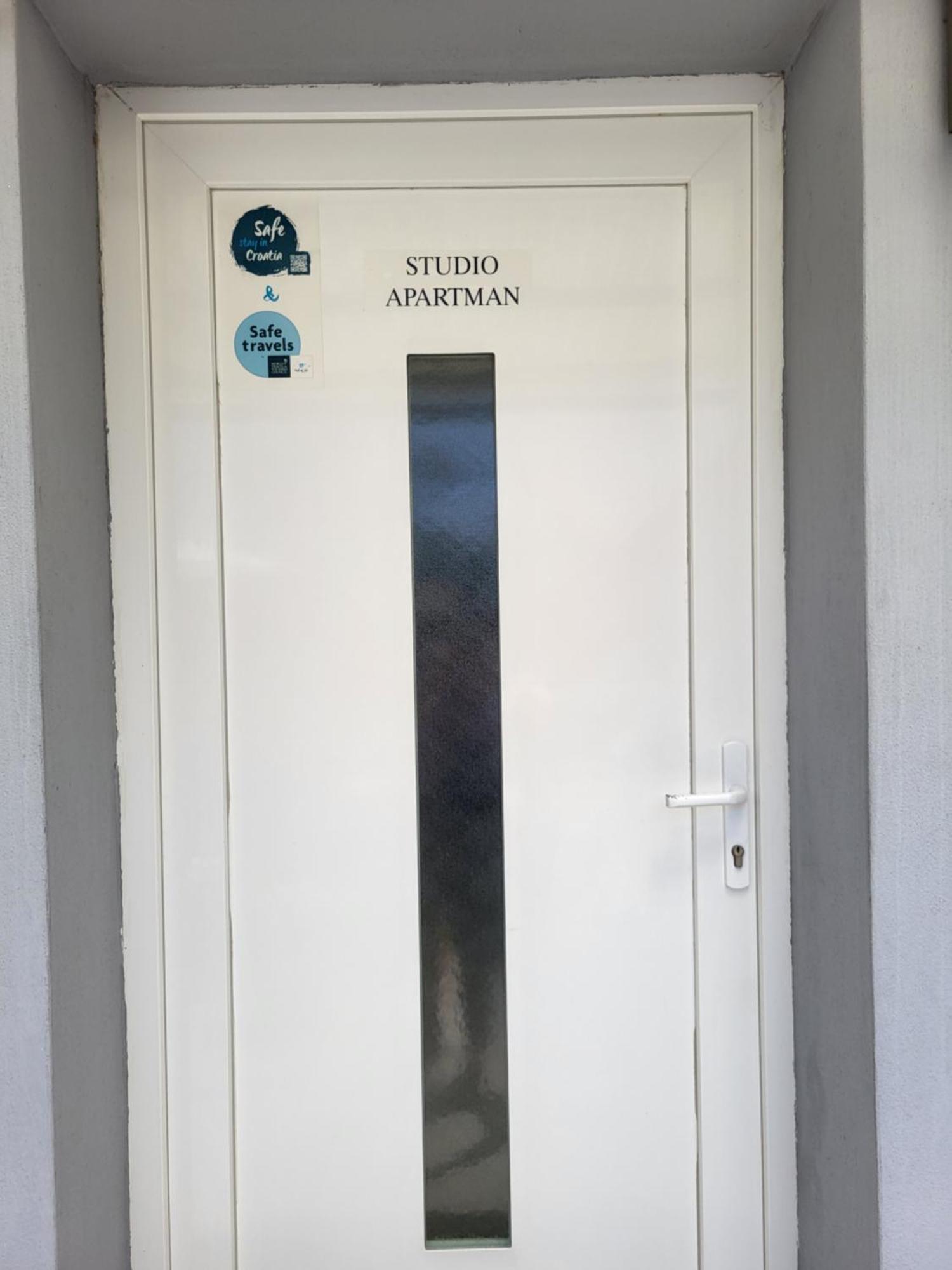 Studio Apartment City With Free Parking PUY Eksteriør bilde