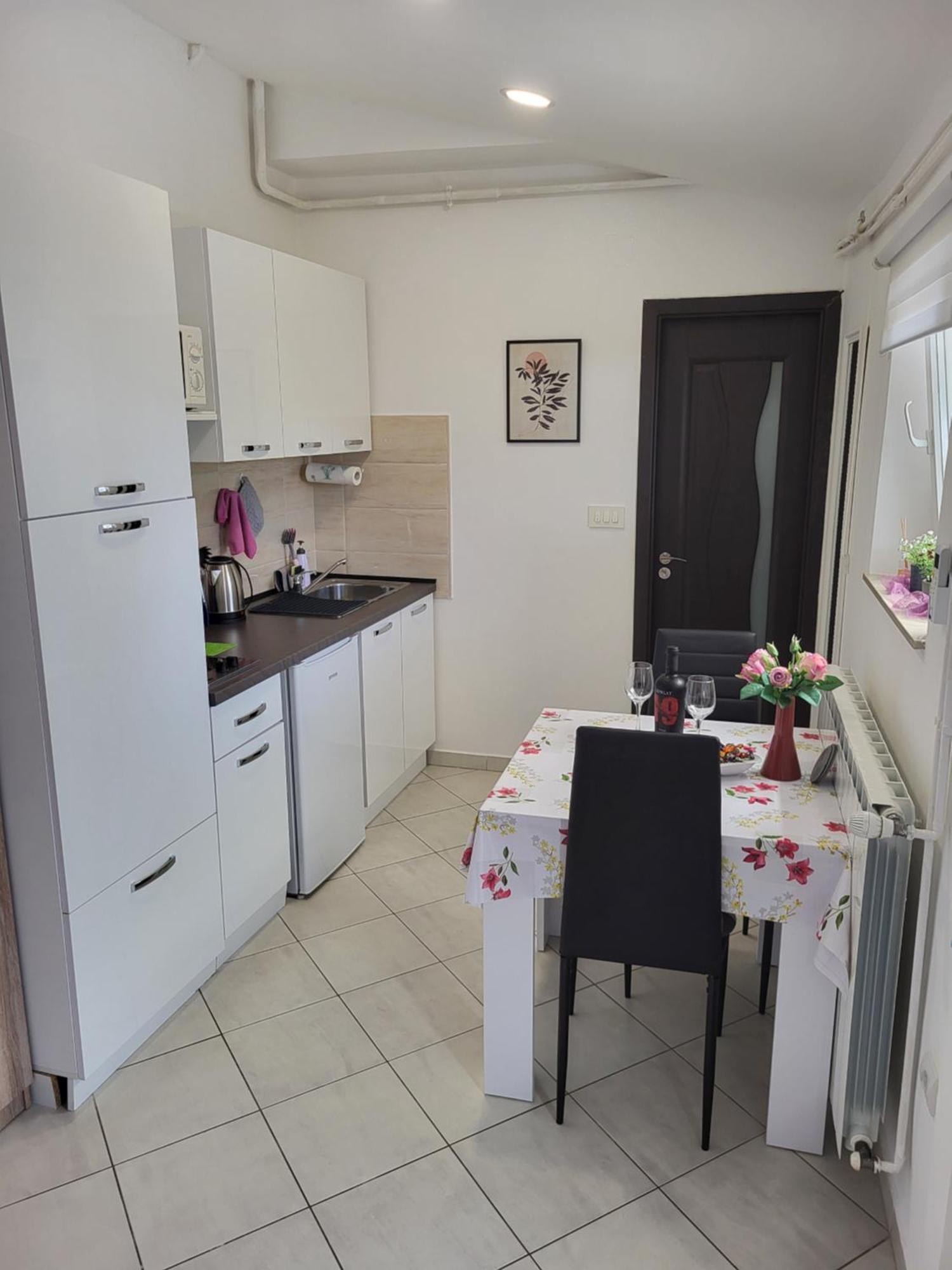 Studio Apartment City With Free Parking PUY Eksteriør bilde